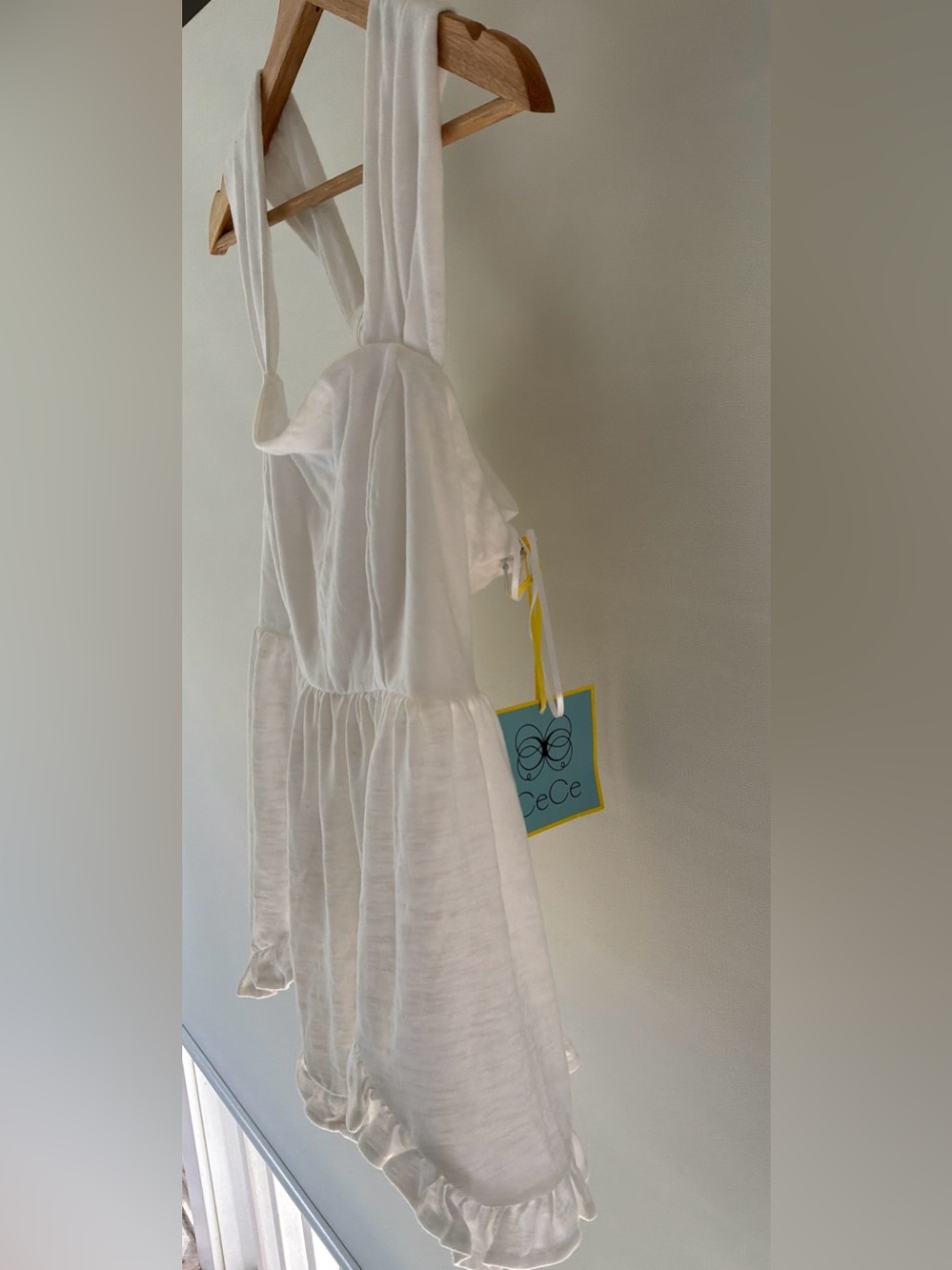 CeCe White Knot-Back Ruffle Top Size M - Picture 7 of 9